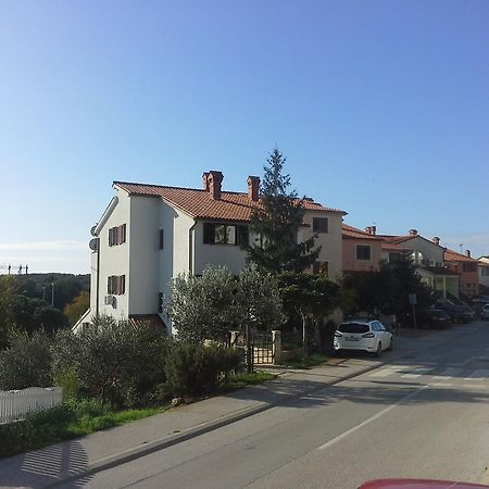 Apartments Liliana Pula Exterior photo