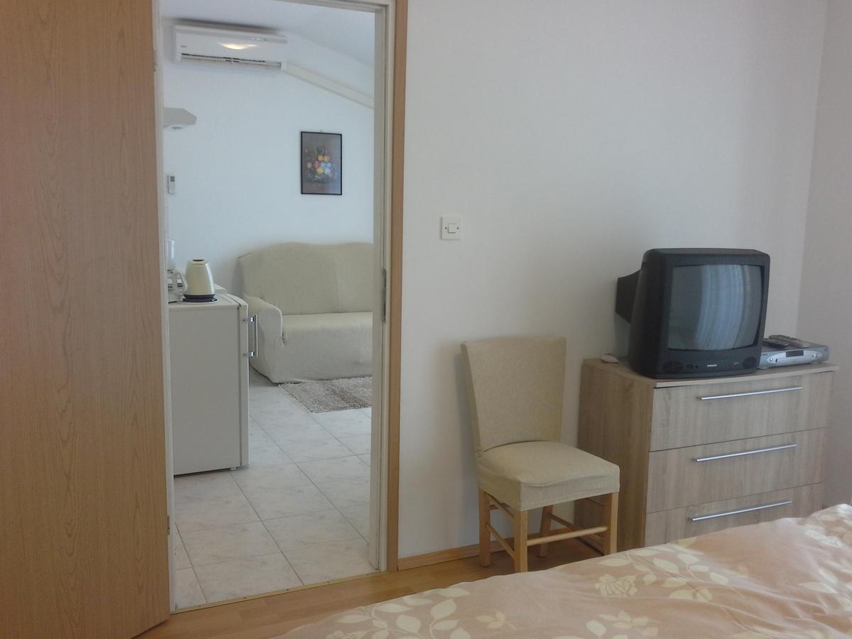 Apartments Liliana Pula Exterior photo